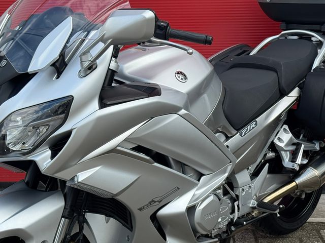 yamaha - fjr-1300