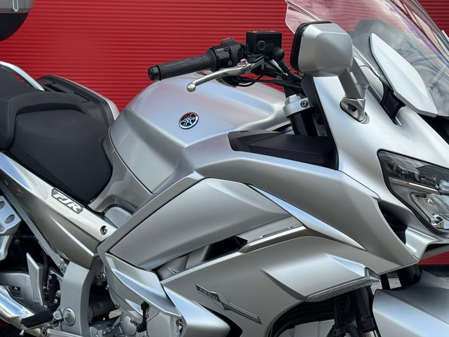 yamaha - fjr-1300