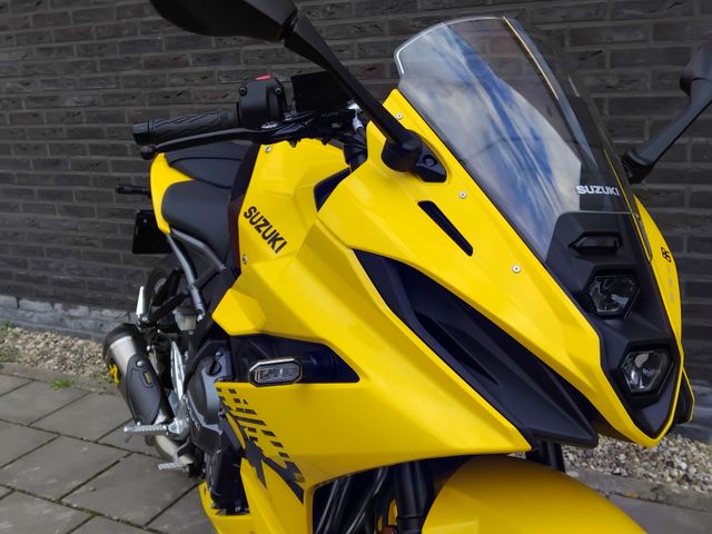 suzuki - gsx-8r