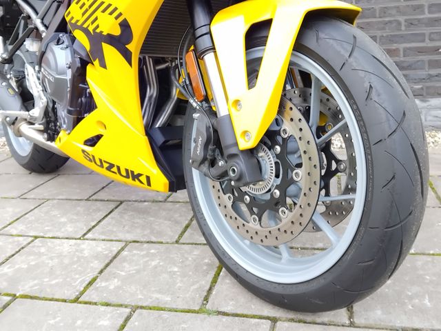suzuki - gsx-8r