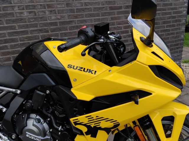 suzuki - gsx-8r