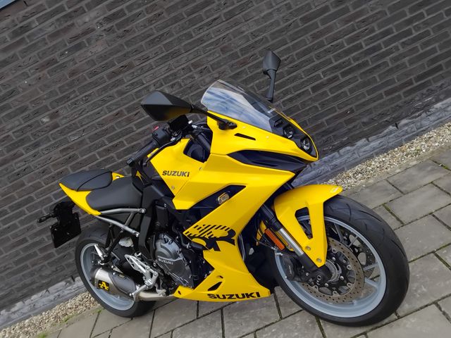 suzuki - gsx-8r