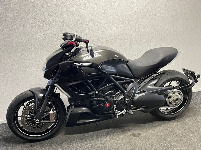 ducati - diavel-carbon