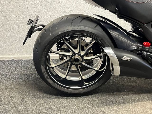 ducati - diavel-carbon