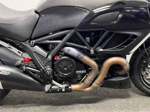 ducati - diavel-carbon