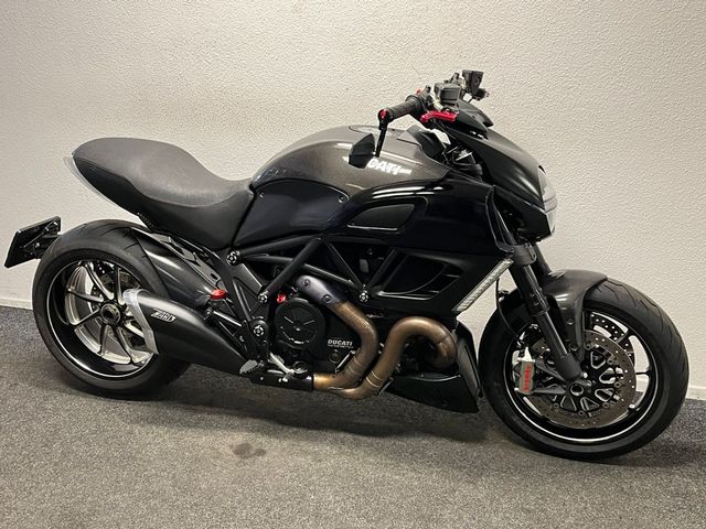ducati - diavel-carbon