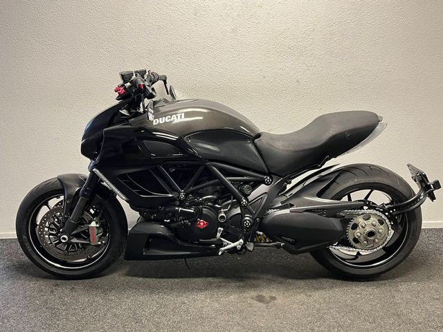 ducati - diavel-carbon