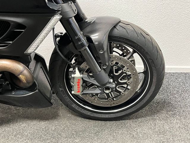 ducati - diavel-carbon