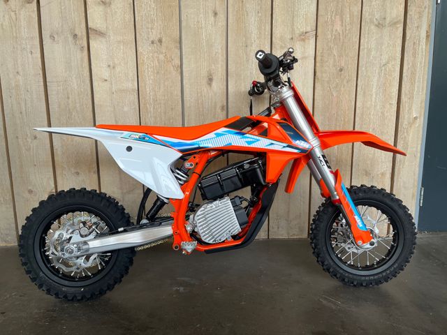 ktm - sx-e3