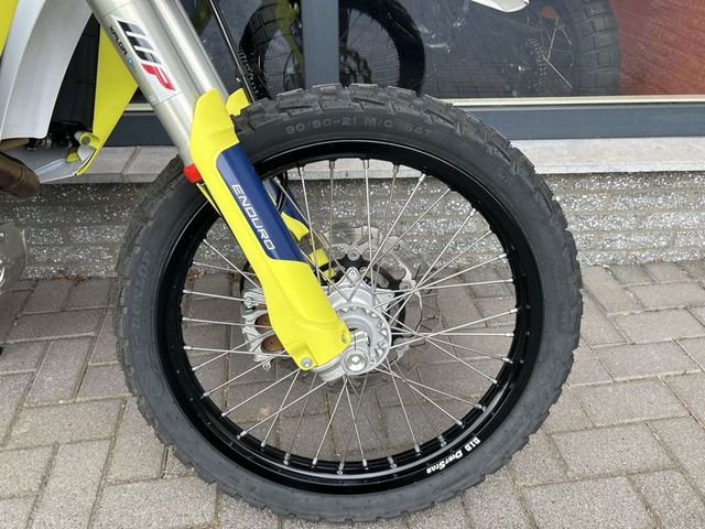 husqvarna - 701-enduro-lr