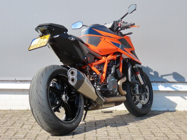 ktm - 1290-super-duke-r