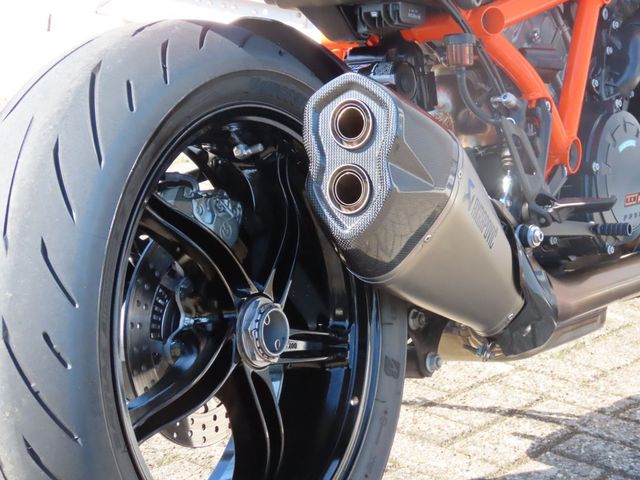 ktm - 1290-super-duke-r