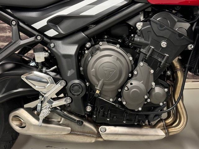 triumph - trident-660