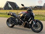 DUCATI DIAVEL STRADA