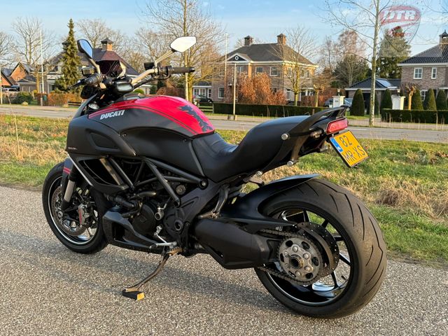 ducati - diavel-strada