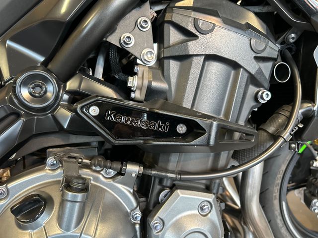 kawasaki - z900