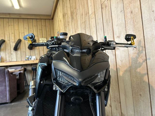 kawasaki - z900