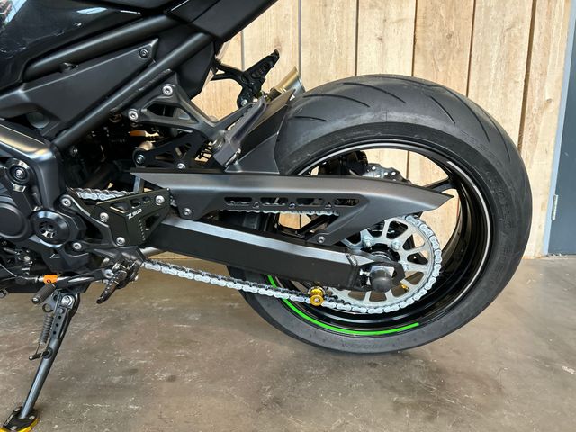 kawasaki - z900