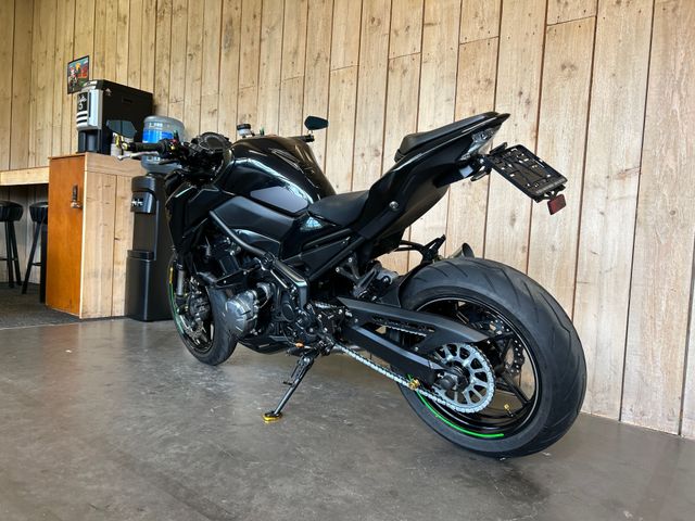 kawasaki - z900