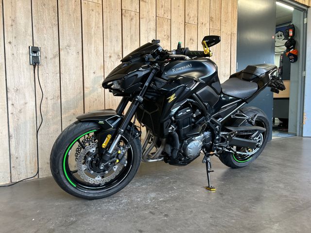 kawasaki - z900