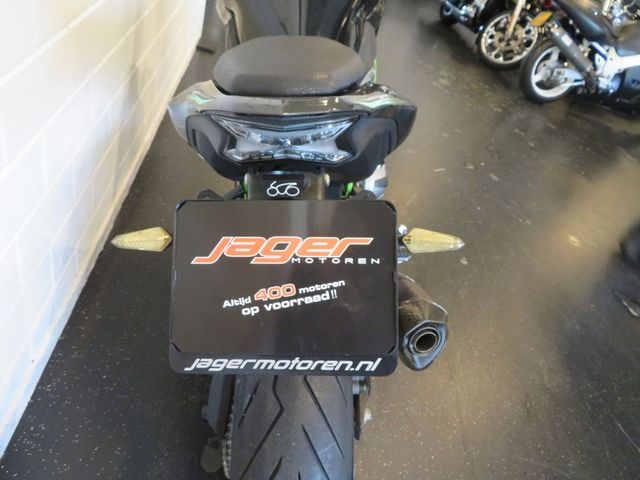 kawasaki - z900