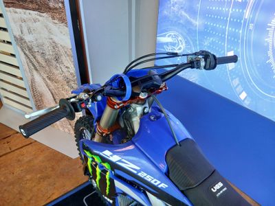 YAMAHA YZ 250 F – foto 3