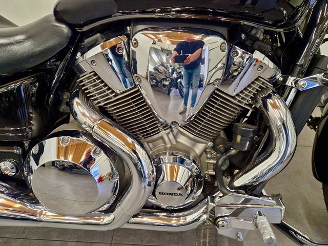 honda - vtx-1800