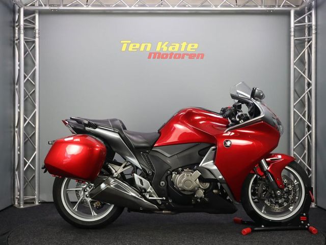 honda - vfr-1200-f-dct-c-abs