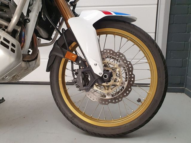 honda - crf-1000-l-africa-twin-adventure-sports