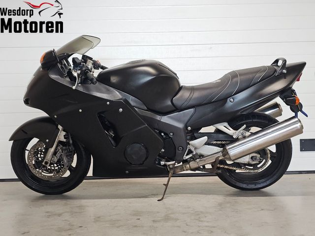 honda - cbr-1100--xx-super-blackbird