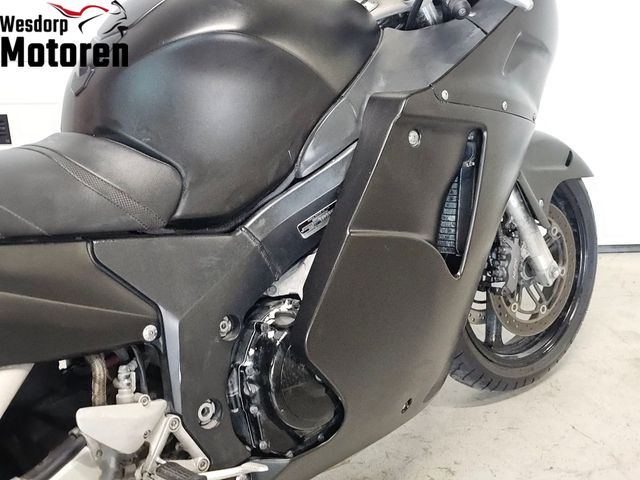honda - cbr-1100--xx-super-blackbird