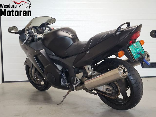 honda - cbr-1100--xx-super-blackbird