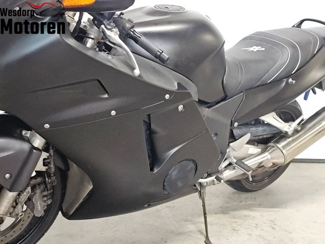 honda - cbr-1100--xx-super-blackbird