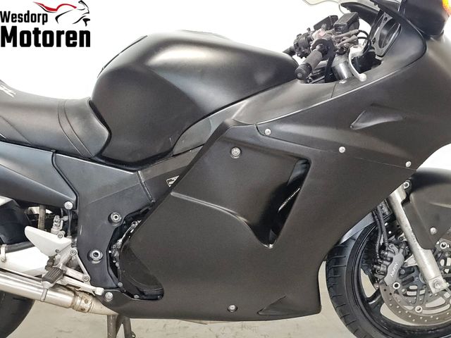 honda - cbr-1100--xx-super-blackbird