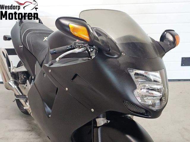 honda - cbr-1100--xx-super-blackbird
