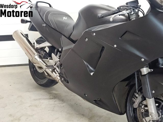 honda - cbr-1100--xx-super-blackbird