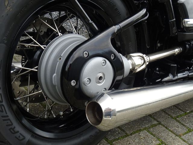 bmw - r-18