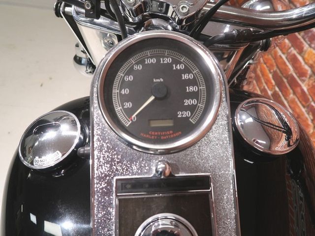 harley-davidson - heritage-softail-classic-flstc