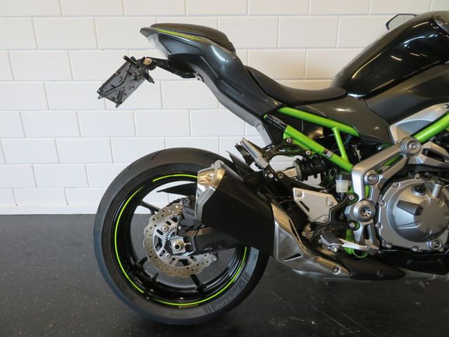 kawasaki - z900