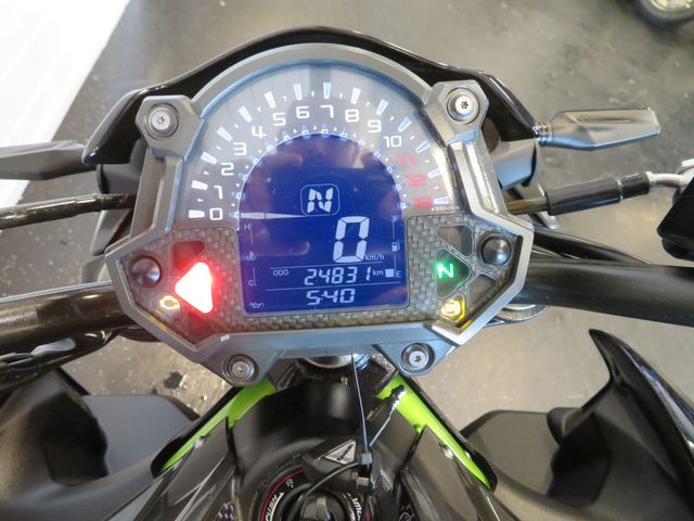 kawasaki - z900