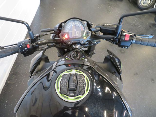 kawasaki - z900
