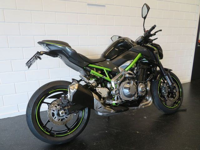 kawasaki - z900