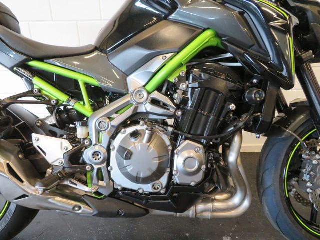 kawasaki - z900