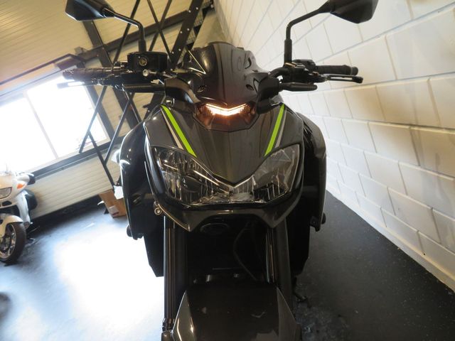 kawasaki - z900