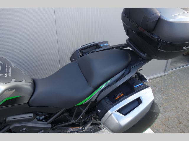 kawasaki - versys-650-grand-tourer