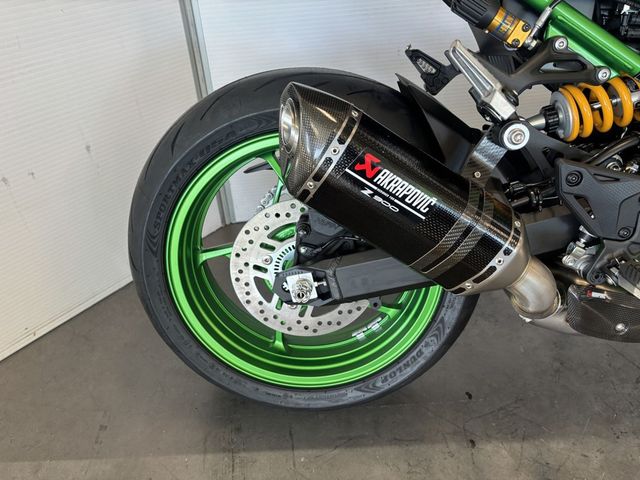 kawasaki - z900