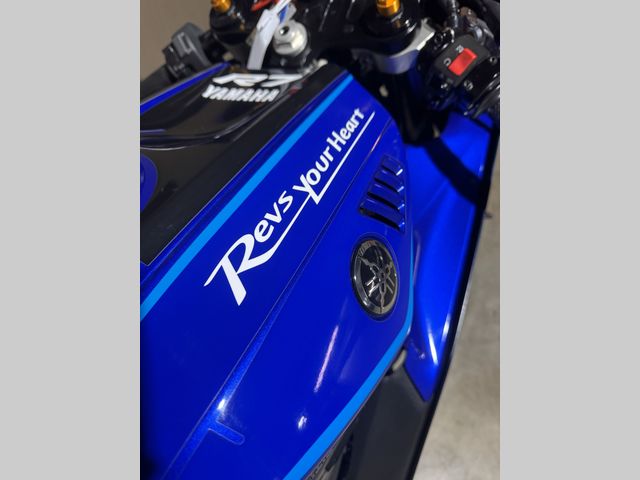 yamaha - r7-world-gp-60th-anniversary