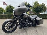 HARLEY-DAVIDSON STREET GLIDE SPECIAL FLHXS