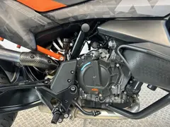 KTM 890 SMT 2023 occasion – foto 11 van 19