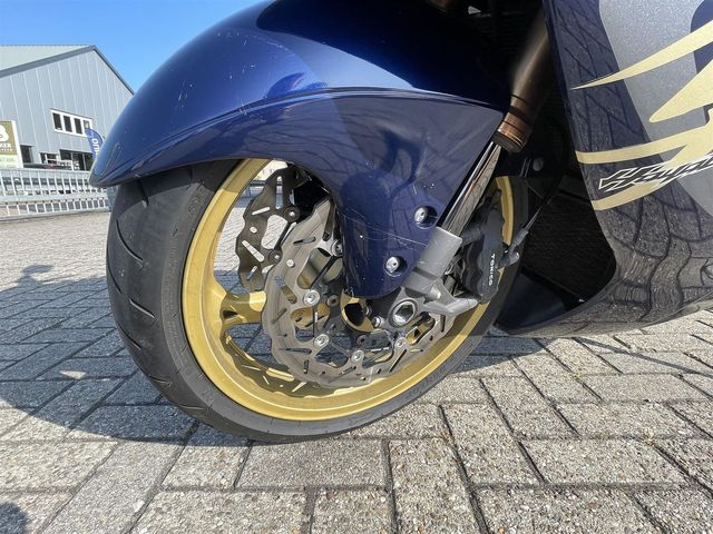 suzuki - gsx-r-1300-hayabusa